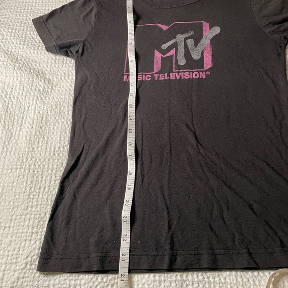 Vintage MTV baby style T approx 16” pit to pit. 👩🏽🎤 - Picture 6 of 10